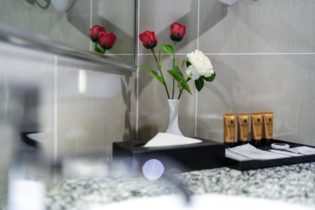 Le'Venue Hotel Бангі Екстер'єр фото